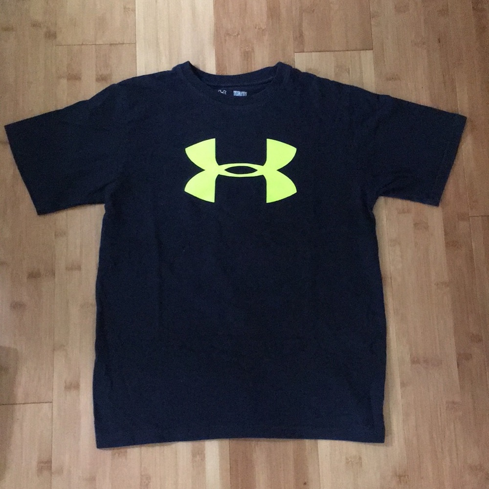 Boys under Armour tshirt - Picture 1 of 3